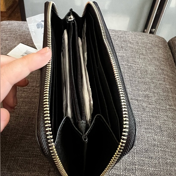 Karl Lagerfeld Wallet - Picture 3 of 5